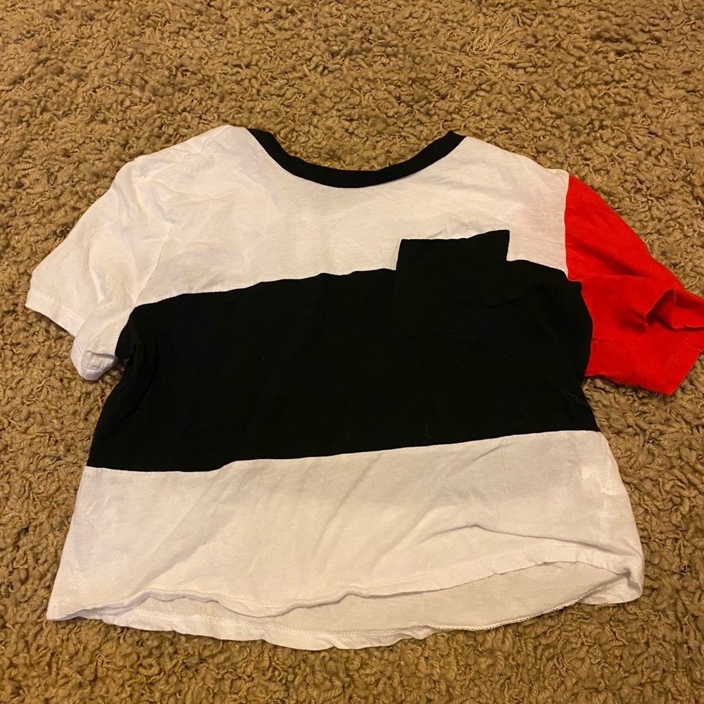 Cropped tee